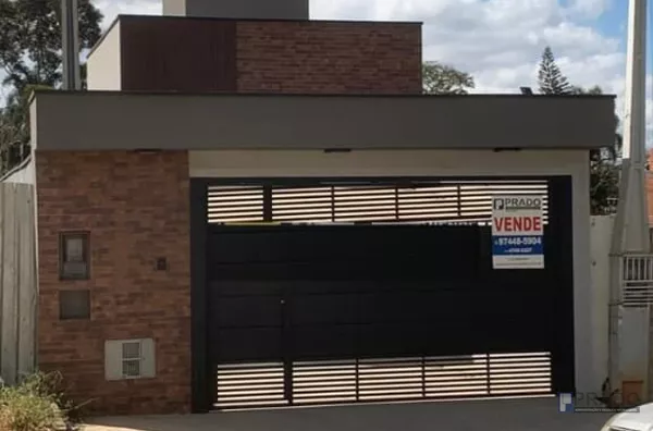 Casa Nova Terrea Acabamentos de Primeira com vários diferenciais, Fachada Moderna com revestimento e acabamento Ripado, 3dorms sendo uma suíte, Cozinha e Sala pé direito alto, 2vagas Portão Automático, mais informações na descrição abaixo: