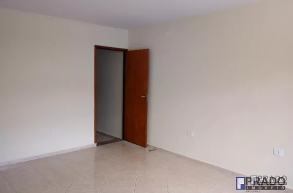 CASA COM 3 DORMITÓRIOS, SALA, COZINHA, ÁREA DE SERVIÇO, 2 WCS, EDÍCULA INFERIOR E SUPERIOR, QUNTAL, 4 VAGAS DE GARAGEM COBERTA, PORTÃO ELETRONICO