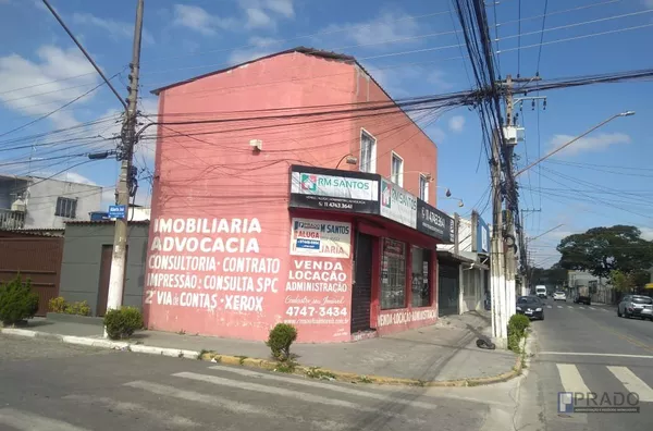 Locação Salão de Esquina na Av: Brasília em Suzano Próximo ao Supermercado Nagumo, 60m2: 10 de Frente por 6 de Fundos, Recepção, Escritório, 1 Sala e um WC, pode aproveitar Fachada;  R$ 2.500,00 incluso IPTU.