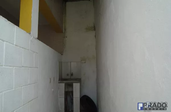 IMÓVEL PARA RENDA EM SUZANO,   SALÃO COMERCIAL E 3 CASAS TODAS ALUGADAS, TERRENO 10 X 30- ÁREA CONSTRUÍDA 180 M²