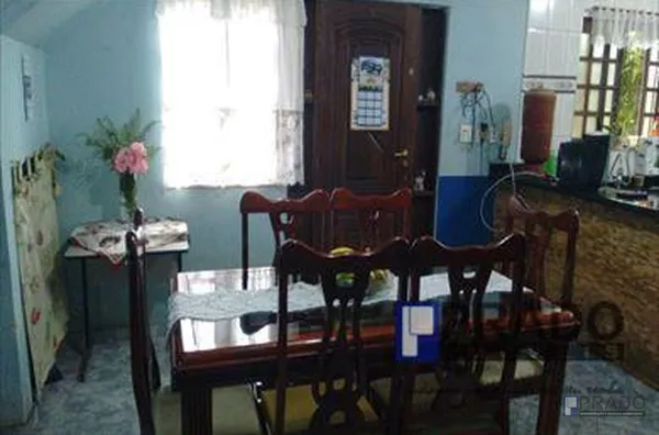 Sobrado em Suzano bairro Jardim das Flores