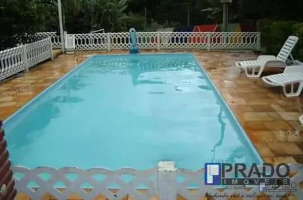OPORTUNIDADE PARA QUEM GOSTA DE MATO -LINDA CHÁCARA EM SUZANO, 1200 METROS QUADRADOS, COM PISCINA, CHURRASQUEIRA, POMAR, 3 CASAS, TODA CERCADA, VALOR R$450 MIL
