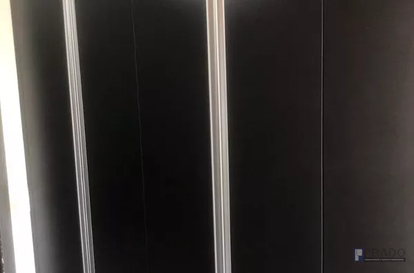 armario casal que atende os dois dormitorios 