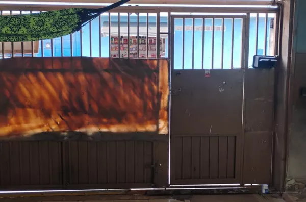 Venda de Casa no Jd.Casa Branca em Suzano, Casa do nível da Rua com: 2 quartos, Sala, Cozinha 2 Banheiros, 2 vagas coberta e outra Casa em Baixo, Segue mais informações na descrição Abaixo: 