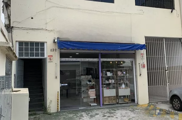 OPORTUNIDADE Salão comercial, localizado no centro, C/ 10 vagas para veiculos 