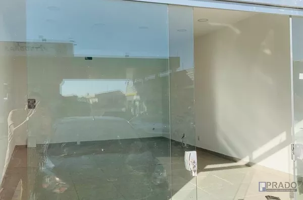 Loja para aluguel, no espaço comercial do posto, Vila Urupês, Suzano