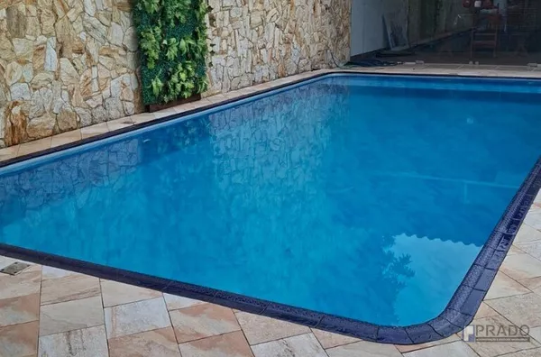 SOBRADO COMPLETO EM POÁ COM PISCINA, ESPAÇO GOURMET E 4 VAGAS | CONFORTO E LAZER EM UM SÓ LUGAR 