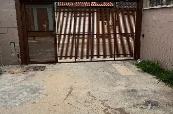 Sobrado para venda Novo, 3 quartos sendo uma suíte, 108,24m² - Terreno 6x25, Jardim Casa Branca em Suzano, mais detalhes na descrição abaixo: