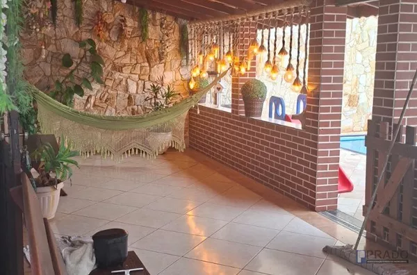 SOBRADO COMPLETO EM POÁ COM PISCINA, ESPAÇO GOURMET E 4 VAGAS | CONFORTO E LAZER EM UM SÓ LUGAR 