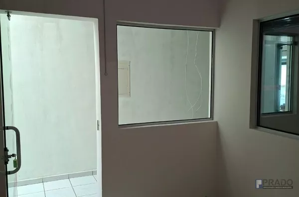 Espaço Comercial Térreo, com 10 salas, copa/cantina, recepção, vaga na porta - Foto 13
