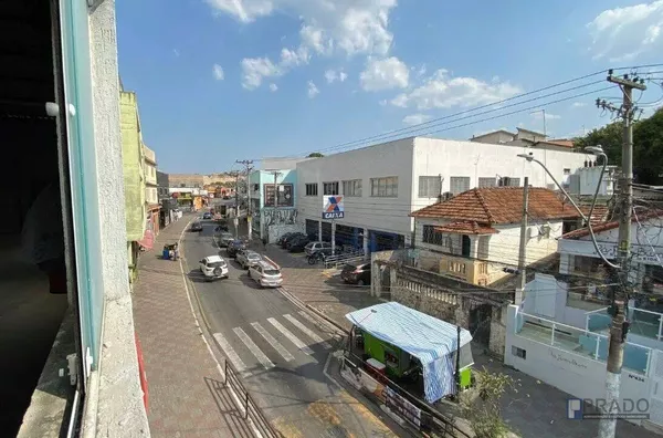 Sobreloja de 400m² no Centro de Ferraz