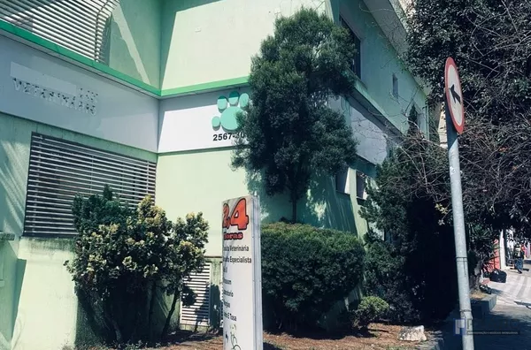 Sobrado Comercial para aluguel, c/ 06 salas, 04 banheiros, otima localização, Jardim Santa Helena, Suzano