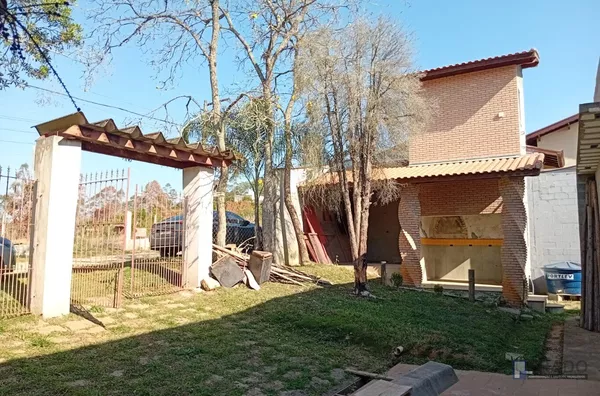 Ótima Chácara à Venda no Clube Dos Oficiais em Suzano, com  1.234,17 m², Area Gourmet Grande e Piscina, mais detalhes na descrição abaixo: