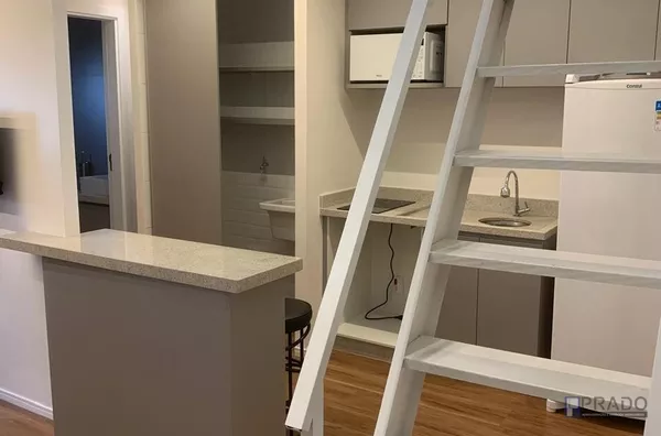 VISTA ESCADA ACESSO AOS MEZANINO