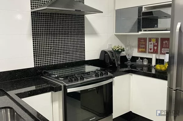 Sobrado para VENDA no bairro JARDIM DOS IPÊS, próximo ao SUZANO SHOPPING, Com terreno de 217m², área construída de 166,60m²,  Segue mais informações na descrição abaixo: