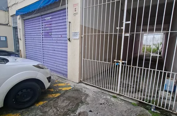 OPORTUNIDADE Salão comercial, localizado no centro, C/ 10 vagas para veiculos 