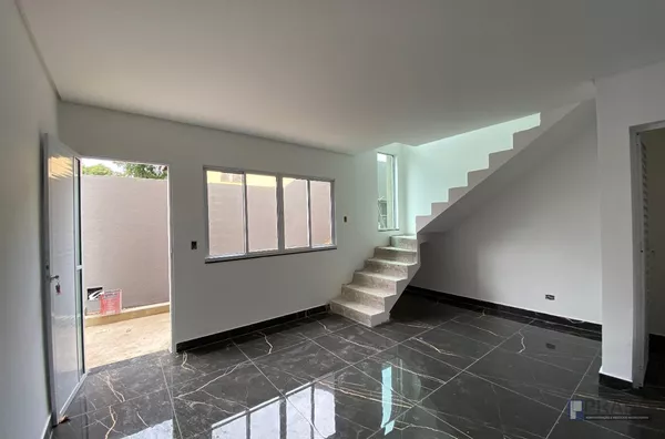 Sobrado de 86m² com 3 dorms, 1 suíte em Poá