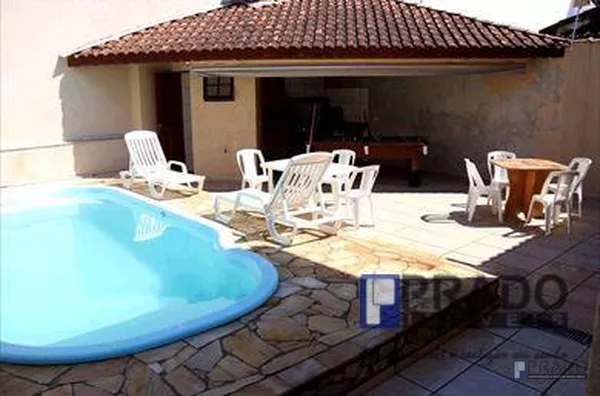 ÓTIMO SOBRADO A VENDA  NO CENTRO DE BERTIOGA A 300 METROS DA PRAIA COM EXCELENTE ACABAMENTO