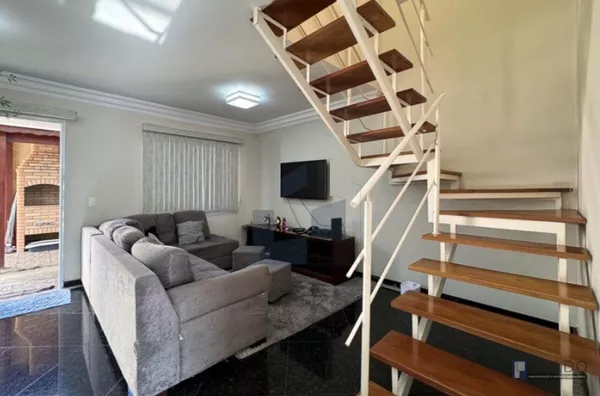 SOBRADO COM 100M² E 3 DOMITÓRIOS EM CONDOMÍNIO FECHADO AO LADO SHOPPING SUZANO DISPONÍVEL PARA VENDA 