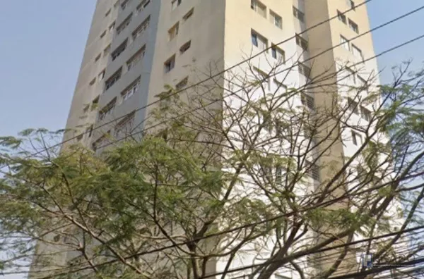 Apto a venda no Edifício Bonini Centro de Poá: 90 M2, 3 quartos 2 banheiros, sala, cozinha, área de serviço, garagem demarcada para 1 carro, o apartamento fica localizado no 12º andar.