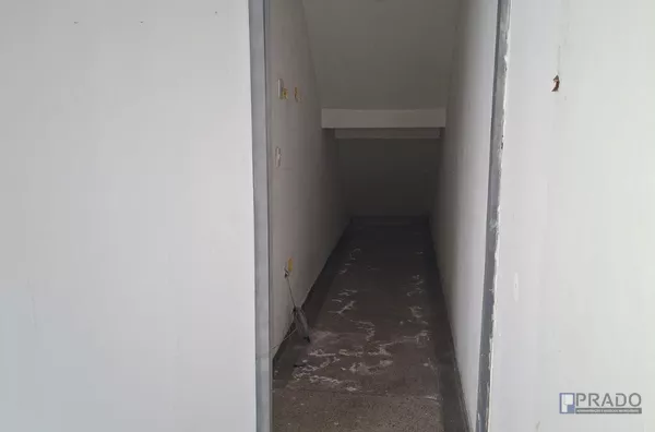 DEPOSITO ABAIXO DA ESCADA