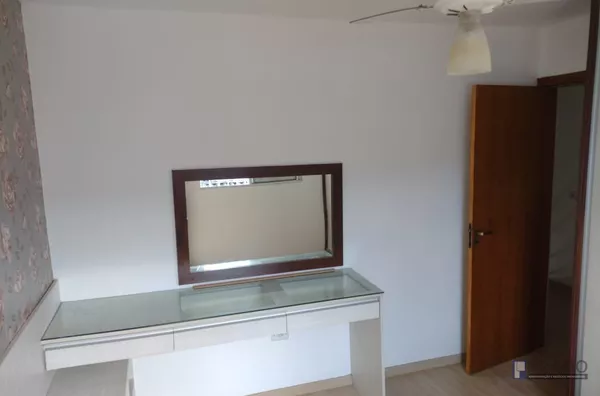 SOBRADO PARA VENDA E LOCAÇÃOEM CONDOMINIO FECHADO COM 2 DORMITÓRIOS, SALA, COZINHA, 2 WCS, AREA DE SERVIÇO, 2 VAGAS DE GARAGEM, MÓVEIS PLANEJADOS A 5 MINUTOS DA ESTAÇÃO DE SUZANO