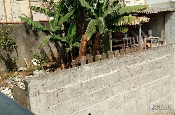 TERRENO DE ESQUINA 15X14 NA VILA URUPÊS EM SUZANO PRÓXIMO AO SUPERMERCADO PRIMOS 