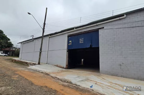 Galpão Para Locação ou Venda na Vila Barros em Suzano-SP: Galpão 700 m² + mezanino 15,00x6,00 = 90,00 m²; Terreno de 25,00 x 40,00 = 1.000,00 m², Segue mais informações abaixo na descrição: