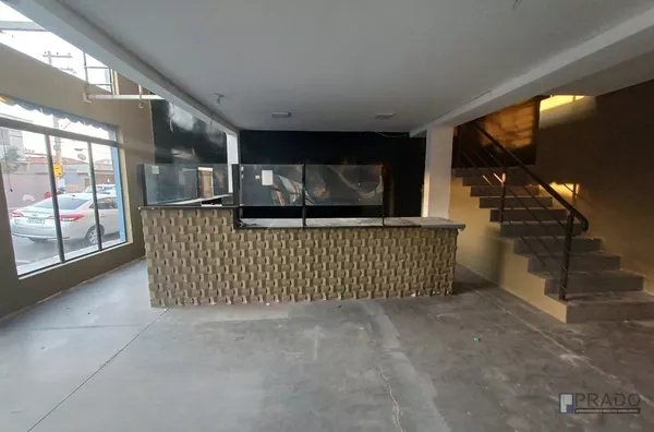 Salão para Aluguel, esquina da Nove de Julho (antigo VELOZ) com mezanino - Jardim Santa Helena, Suzano