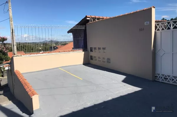 Excelente Apartamento Térreo na Vila Cintra, com Quintal Privativo, 2 Dorms (1 Suíte), 2 Vagas 