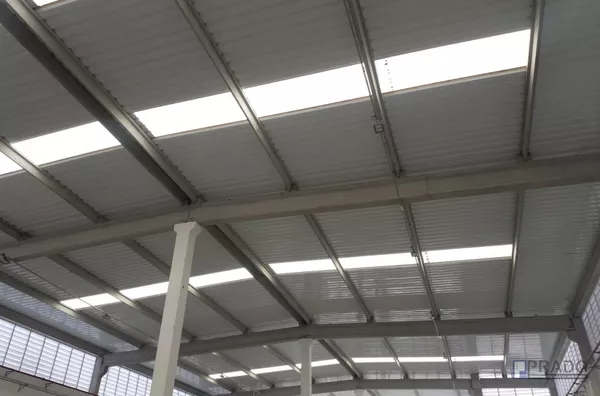 GALPÃO NOVO NO CORAÇÃO DE SUZANO 1.800 METROS, PÉ DIREITO DE 8 METROS, COM 5 BANHEIROS MASCULINO E 5 BANHEIROS FEMININO, ESCRITÓRIO, ESTACIONAMENTO COM 40 VAGAS DE CARRO ENTRADA PELA R:MIRAMBAVA E OUTRA ENTRADA NA MONSENHOR NUNO,  GALPÃO FICA NO MIOLO DE 