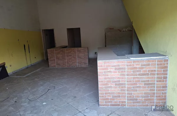  Salão para Locação no Colorado em Suzano - SP, copa e um banheiro, de 65m² Total, praticamente pronto para Pizzaria com forno, mas aceita outros comércios, pé direito 4 metros, Segue mais informações na descrição abaixo: