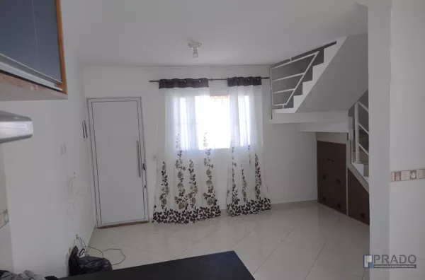 SOBRADO PARA VENDA E LOCAÇÃOEM CONDOMINIO FECHADO COM 2 DORMITÓRIOS, SALA, COZINHA, 2 WCS, AREA DE SERVIÇO, 2 VAGAS DE GARAGEM, MÓVEIS PLANEJADOS A 5 MINUTOS DA ESTAÇÃO DE SUZANO