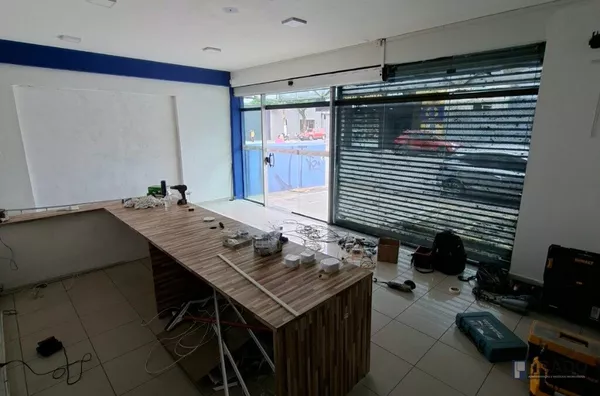 Espaço Comercial Térreo, com 10 salas, copa/cantina, recepção, vaga na porta - Foto 5