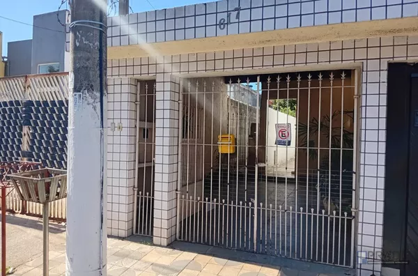 Casa Térrea para aluguel em Vila Costa, Suzano: imóvel residencial ou comercial com 2 dormitórios, sala, Cozinha,  vaga de garagem e 80 m² de área.