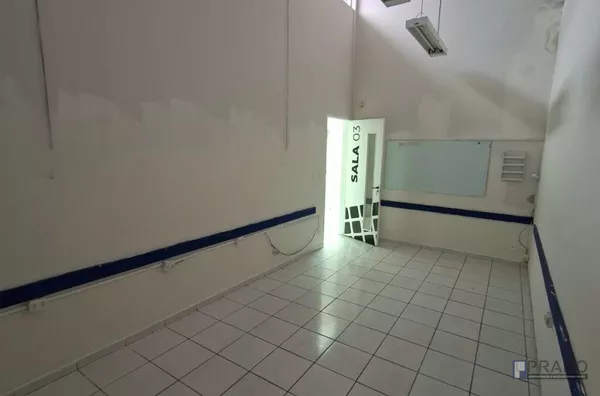 Espaço Comercial Térreo, com 10 salas, copa/cantina, recepção, vaga na porta - Foto 19