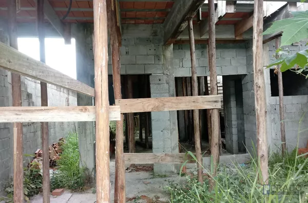 ÓTIMO TERRENO NO JARDIM QUARESMEIRA 3 EM SUZANO COM 175M², E COM CONSTRUÇÃO INACABADA, ENTRADA DE 150MIL MAIS PARCELAS DE R$ 1.100,00