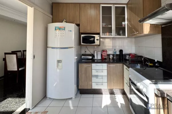 SOBRADO COM 100M² E 3 DOMITÓRIOS EM CONDOMÍNIO FECHADO AO LADO SHOPPING SUZANO DISPONÍVEL PARA VENDA 