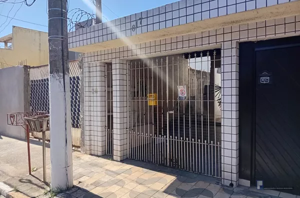 Casa Térrea para aluguel em Vila Costa, Suzano: imóvel residencial ou comercial com 2 dormitórios, sala, Cozinha,  vaga de garagem e 80 m² de área.