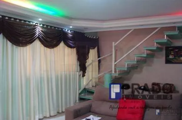 Sobrado em Suzano bairro Jardim Quaresmeira II