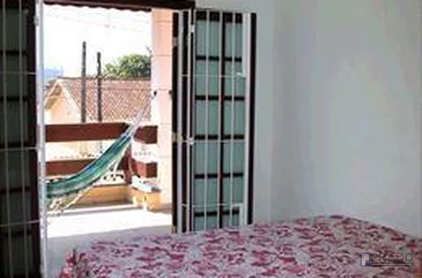 ÓTIMO SOBRADO A VENDA  NO CENTRO DE BERTIOGA A 300 METROS DA PRAIA COM EXCELENTE ACABAMENTO