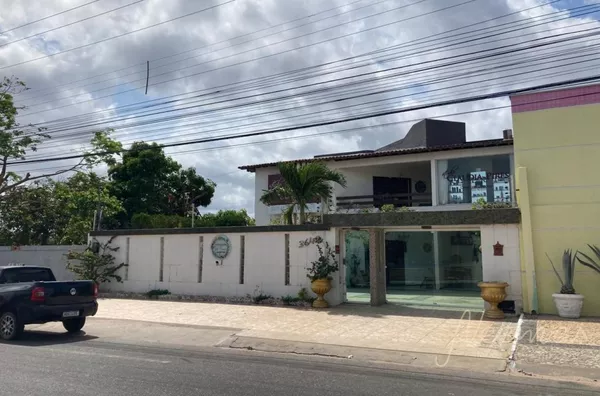 Casa para aluguel em frente ao shopping, apenas a parte superior