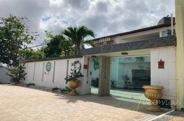 Casa para aluguel em frente ao shopping, apenas a parte superior