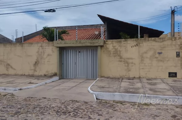 Casa para venda próximo do Hospital Dirceu Arcoverde