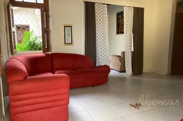 CASA A VENDA NO CENTRO