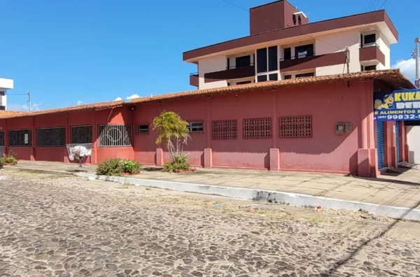 PONTO COMERCIAL, LOJINHA E APARTAMENTOS