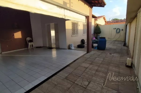 CASA COM EXCELENTE LOCALIZAÇÃO