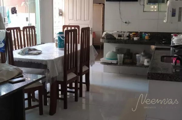 CASA COM EXCELENTE LOCALIZAÇÃO