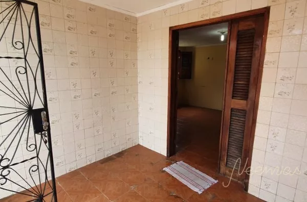  CASA COM EXCELENTE LOCALIZAÇÃO