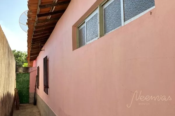 EXCELENTE CASA A VENDA NO BAIRRO NOVA PARNAIBA